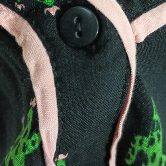 ModCloth Cafe au Soleil Top in Black Cactus print - Picture 6 of 10